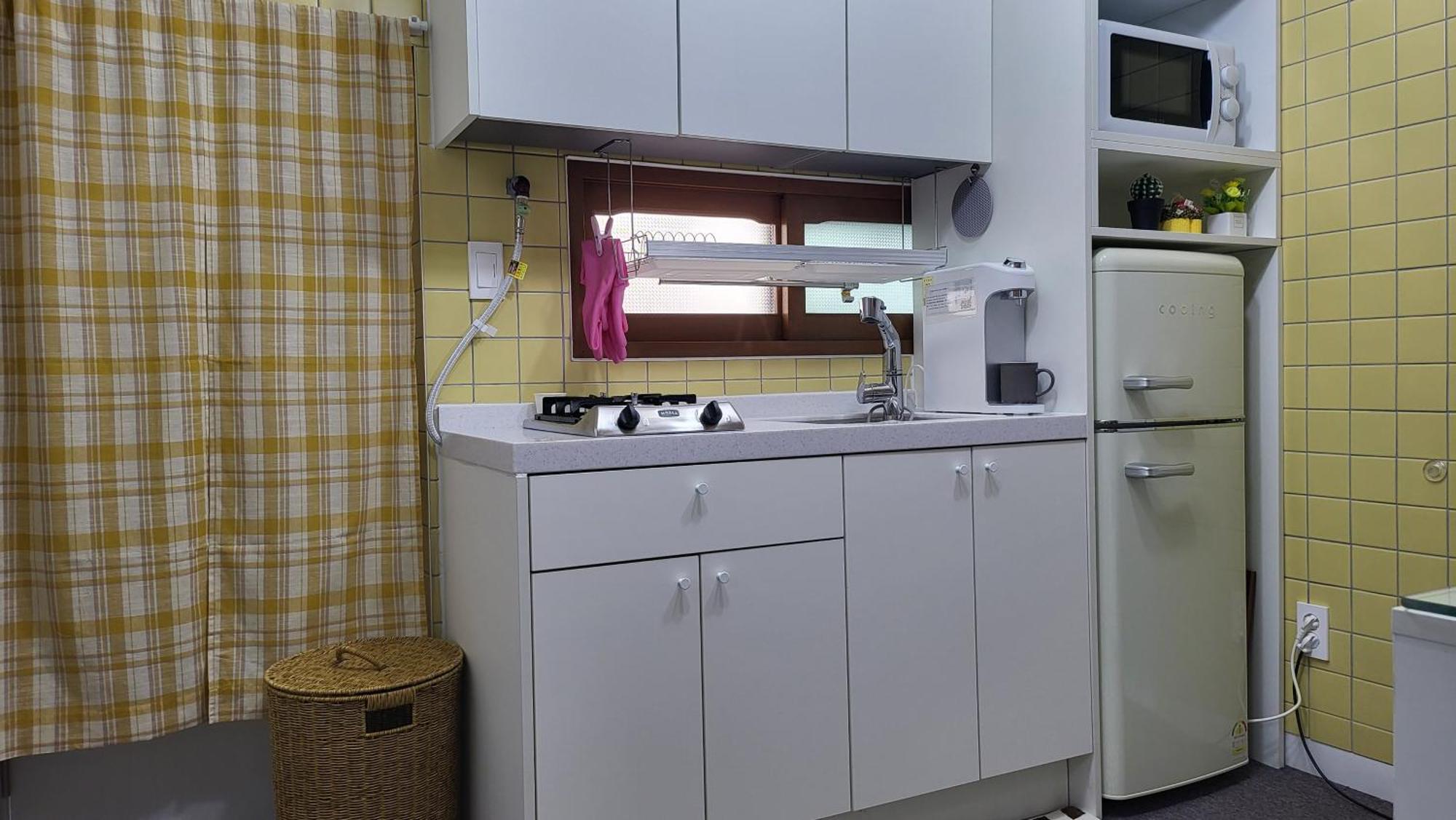 Park #hongdae Sinchon 10min #metro 3min #3beds *