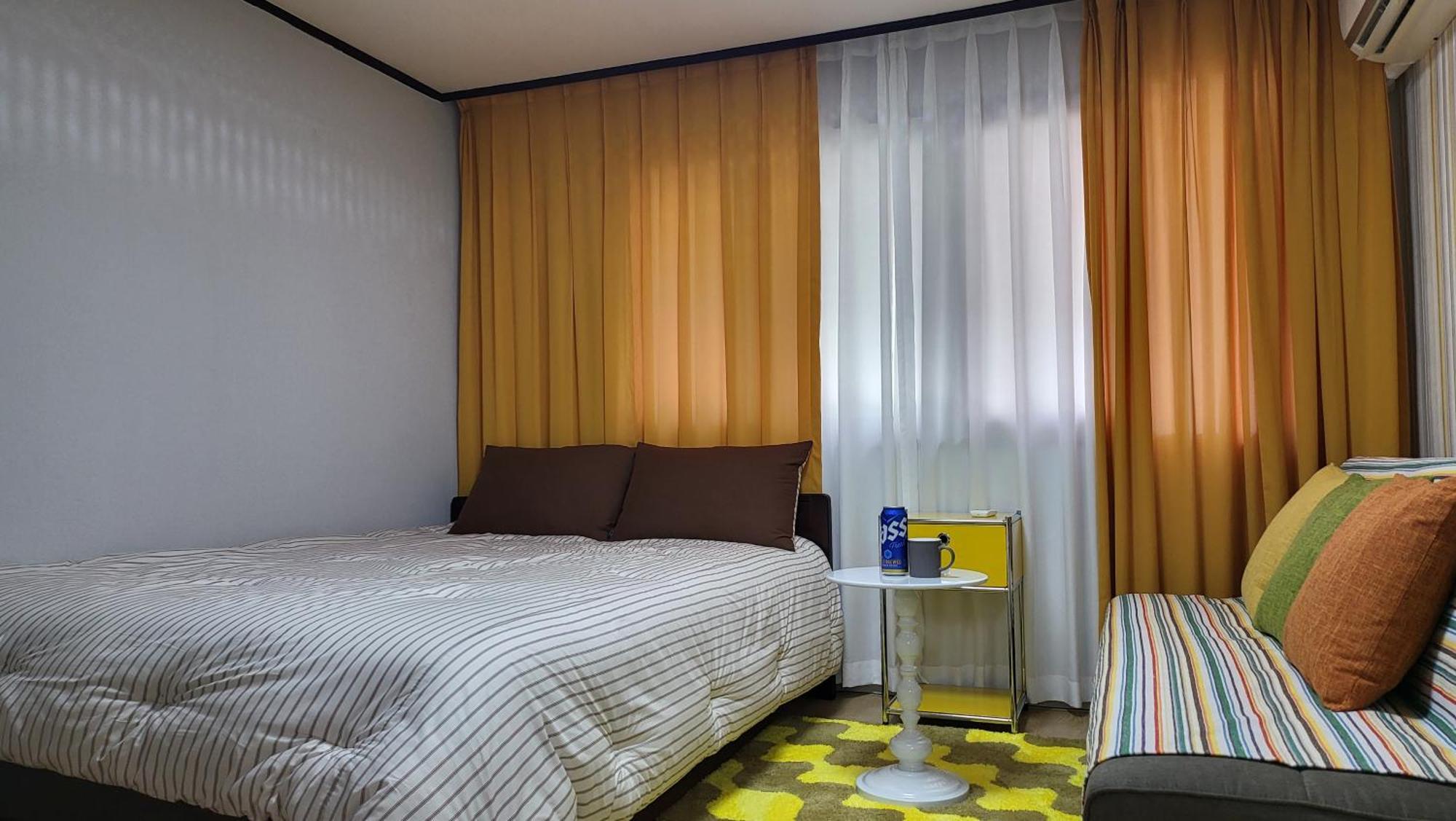Park #hongdae Sinchon 10min #metro 3min #3beds Apartment Seoul